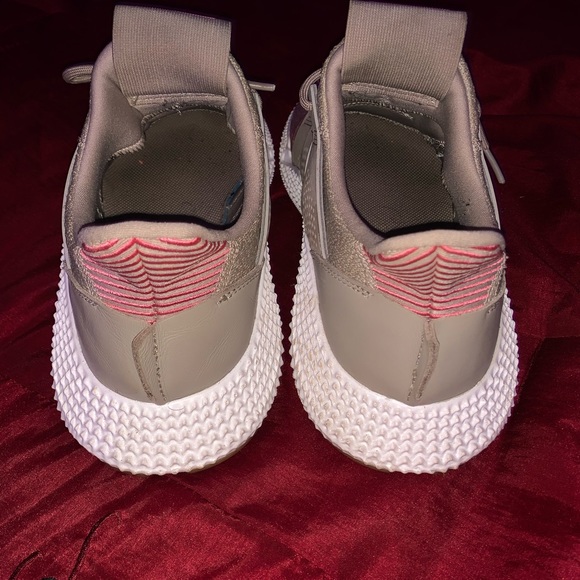 Adidas - Picture 3 of 5